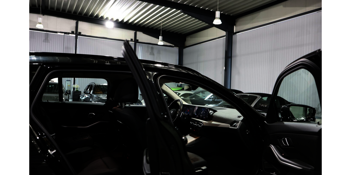 BMW 318d Touring SPORT FACE-LIFT CURVED+NAVI+KAMERA 69.000 km 25.993 &euro; Hamm 59077