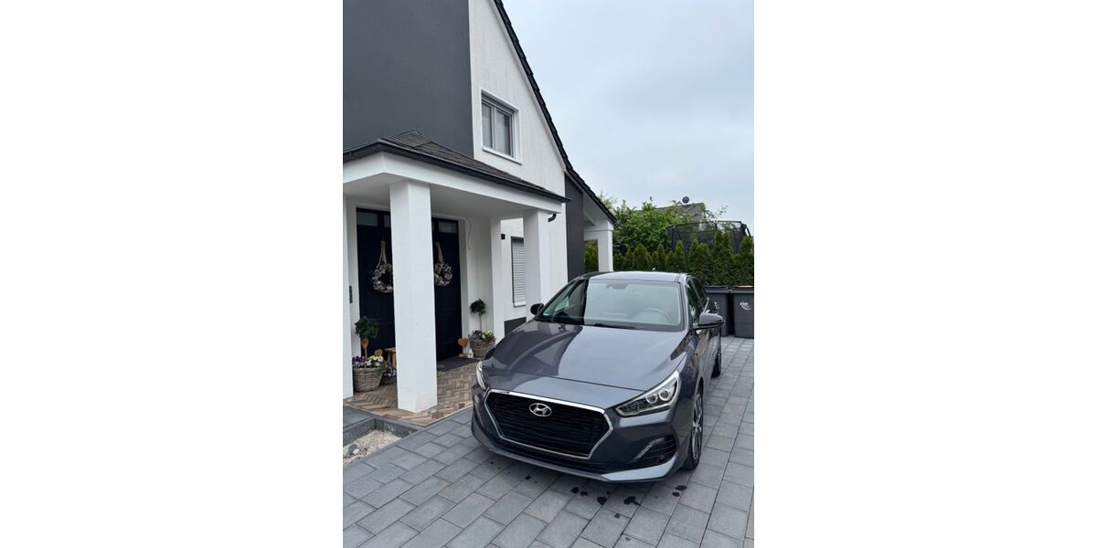 Hyundai i30 28.085 km 18.500 &euro; Hamm 59067