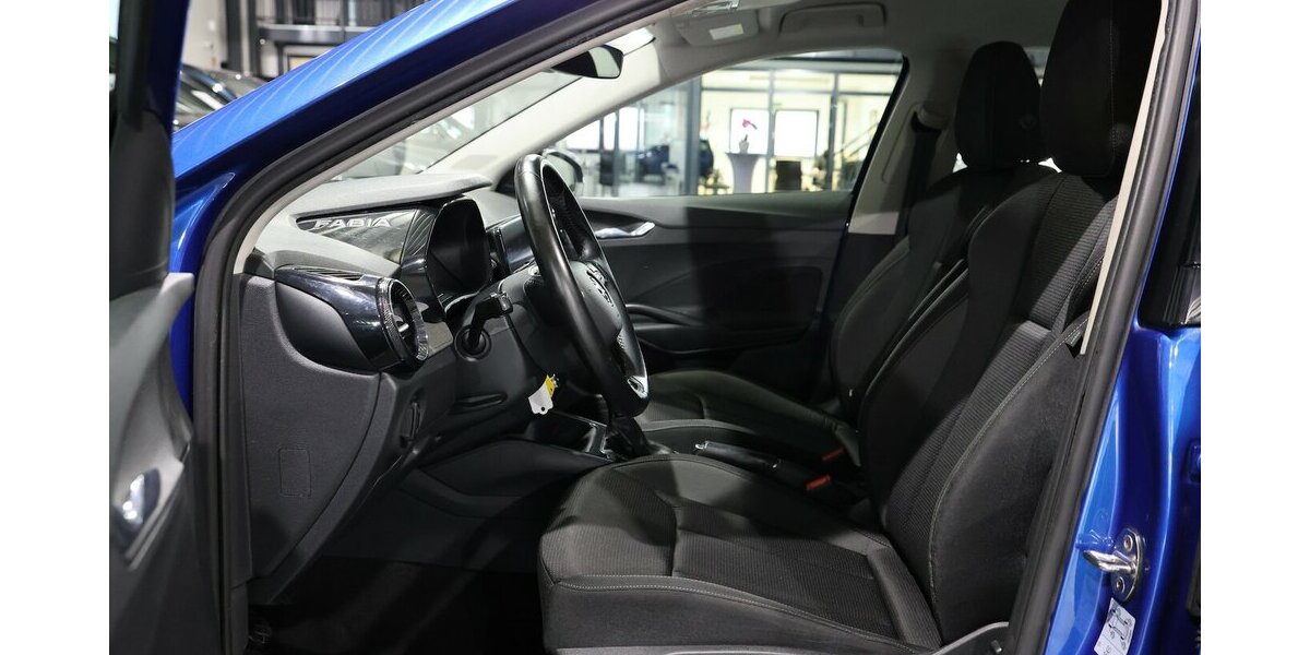 Skoda Fabia 1.0 TOUR RACE BLUE / LED / GROßES-DISPLAY 55.000 km 13.221 &euro; Hamm 59077