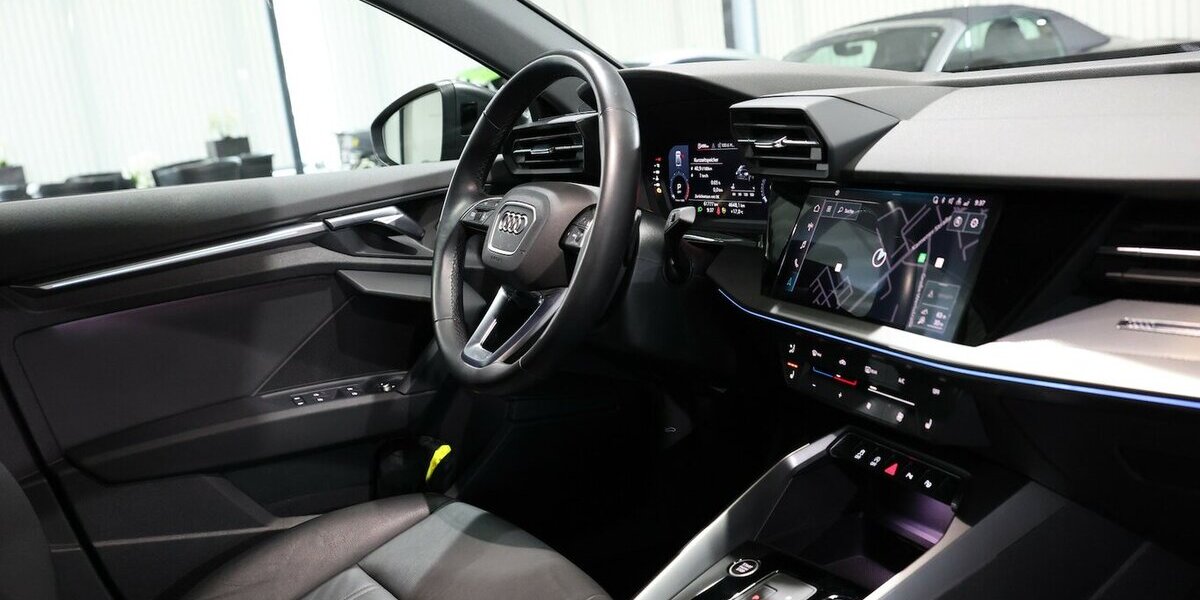 Audi A3 LIMOUSINE 30 TFSI S-LINE MATRIX, VOLL-LEDER 60.000 km 25.777 &euro; Hamm 59077