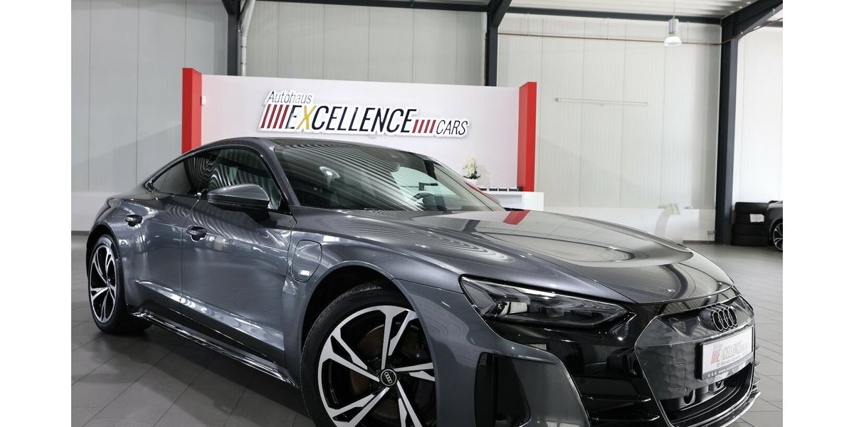 Audi e-tron GT QUATTRO / DAYTONA + BLACK / PANORAMA / 29.000 km 48.333 &euro; Hamm 59077