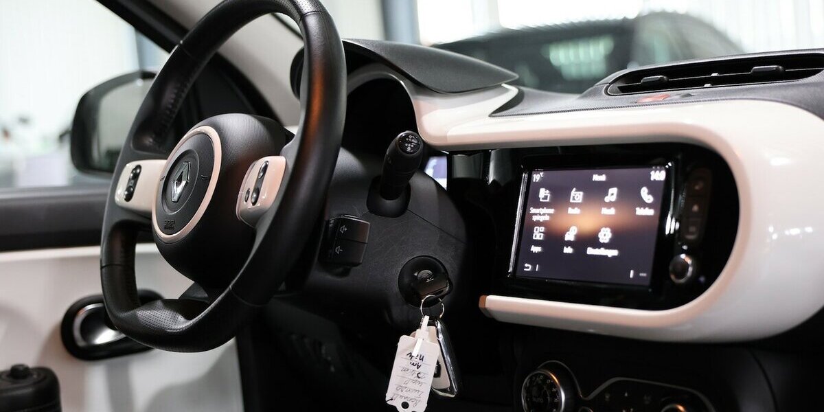 Renault Twingo INTENS ELECTRIC SPURHALTE, LEDER, KAMERA 13.000 km 13.400 &euro; Hamm 59077