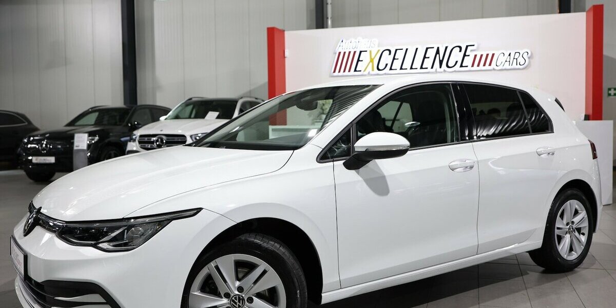 VW Golf VIII 2.0 TDI DSG LIFE IQ / NAVI+KAMERA, LED 53.000 km 21.111 &euro; Hamm 59077