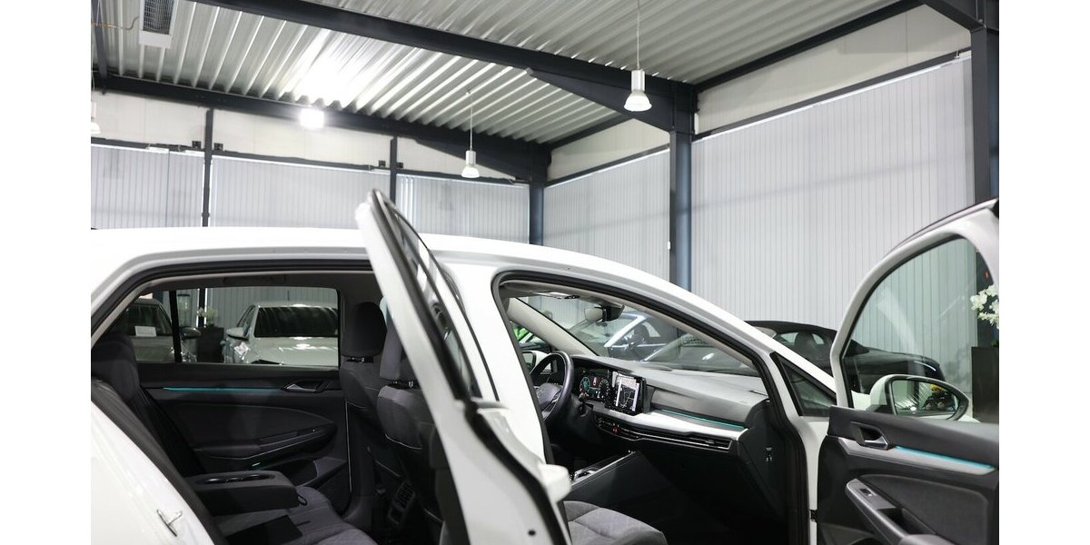 VW Golf VIII 2.0 TDI DSG LIFE IQ / NAVI+KAMERA, LED 53.000 km 21.111 &euro; Hamm 59077