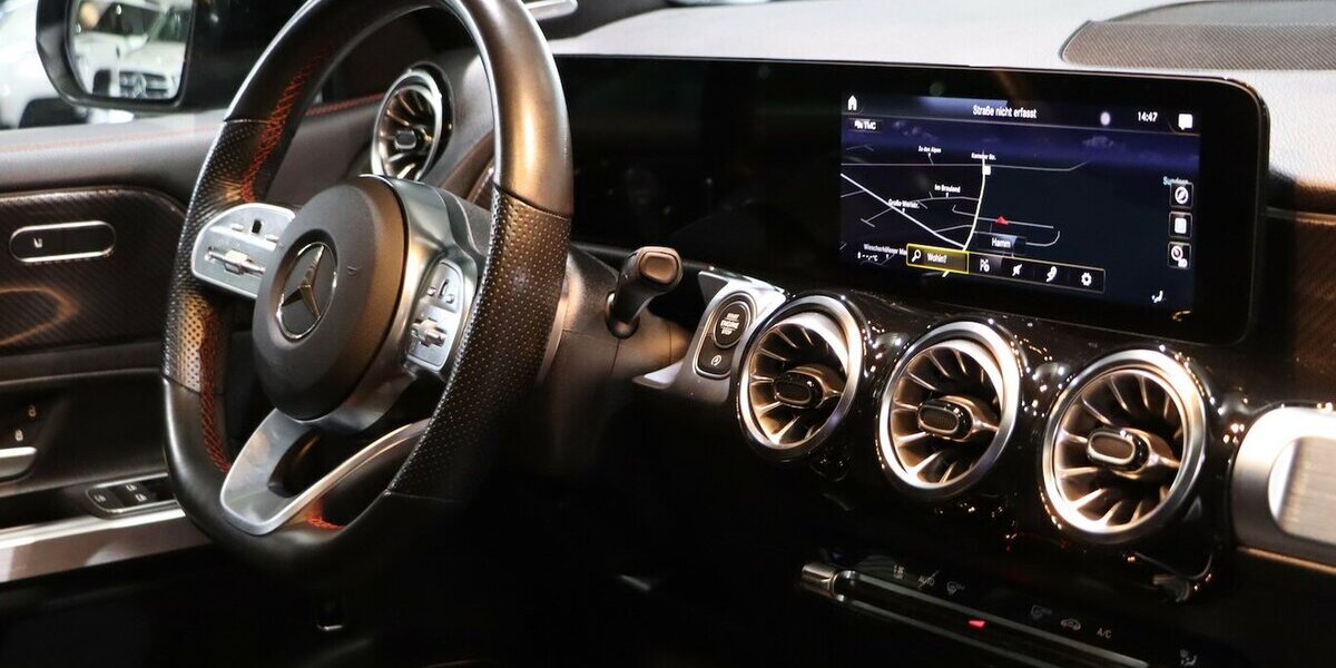 Mercedes-Benz GLB 220 d 4Matic AMG-LINE / PANORAMA, DISTRONIC+ 123.000 km 35.221 &euro; Hamm 59077