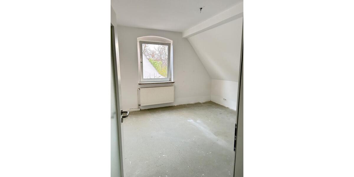 Dachgeschoßwohnung Lünen Brambauer - 2.5 Zimmer, 52 m&sup2;, 410&euro; | Angebot:22016323