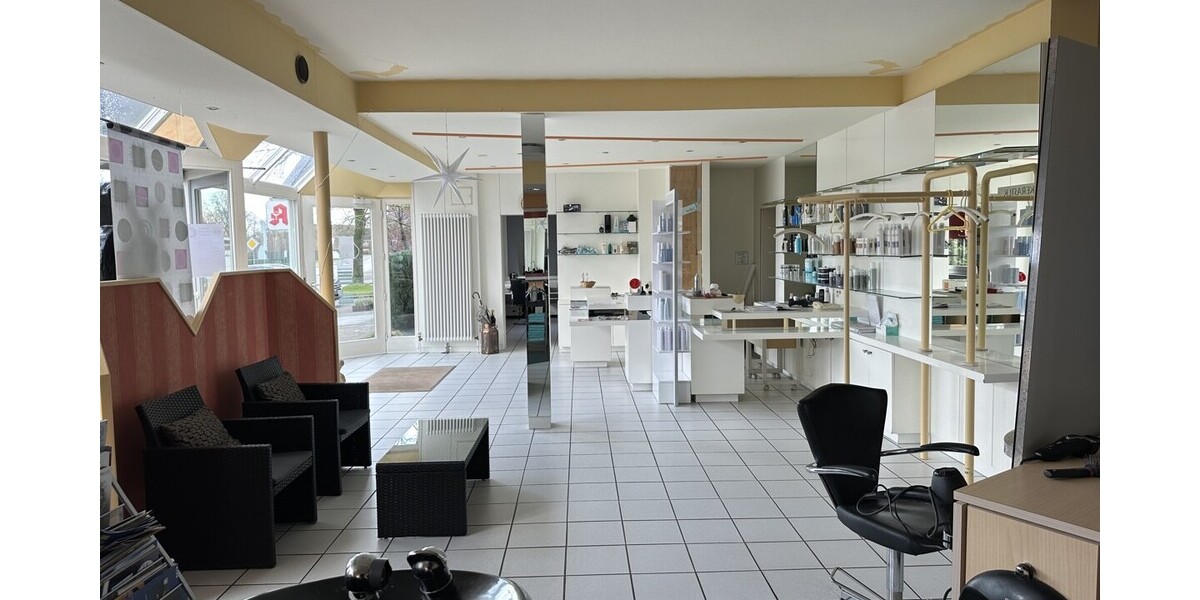 WuG-Haus mit etabliertem Friseursalon und bezugsfreier Wohneinheit zentral in Vorhelm! - Einfamilienhaus Ahlen Hilgenfeld | Angebot:26925938
