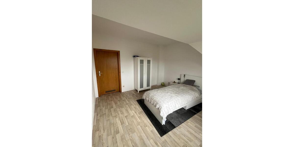 Dachgeschoßwohnung Hamm - 3 Zimmer, 75 m&sup2;, 680&euro; | Angebot:26051277