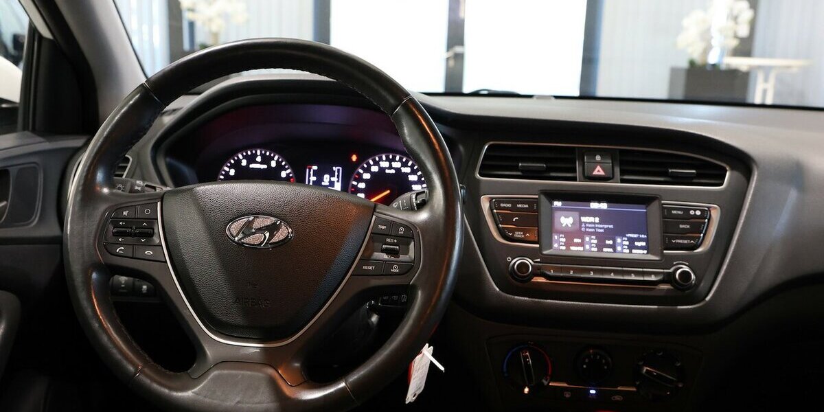 Hyundai i20 1.2 ACTIVE WHITE / 4-TÜR, TEMPOMAT, SHZ, PDC 87.000 km 10.444 &euro; Hamm 59077