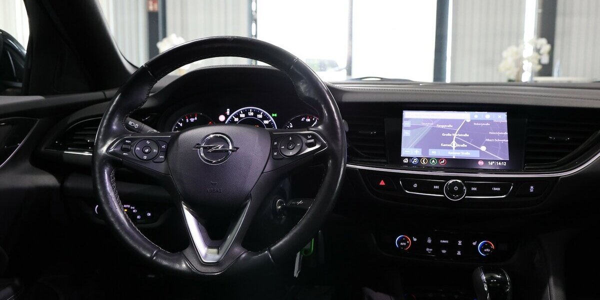 Opel Insignia ST 2.0 D ELEGANCE PANORAMA, MATRIX-LED 125.000 km 15.881 &euro; Hamm 59077