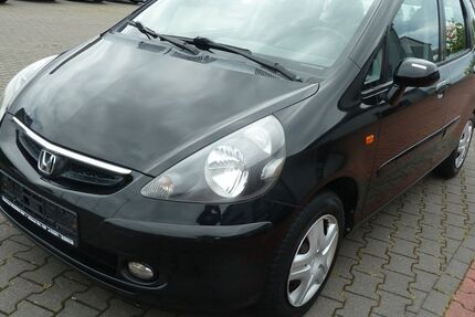 Honda Jazz 104.000 km 2.490 &euro; Hamm 59073