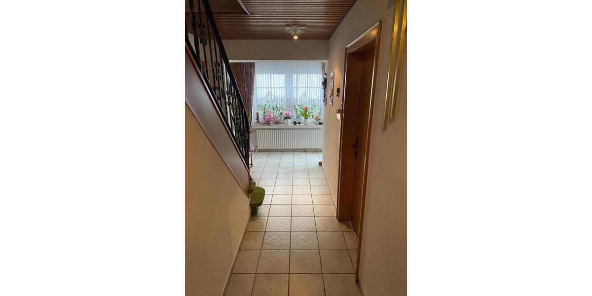 Einfamilienhaus Ense - 8 Zimmer, 208 m&sup2;, 285.000&euro; | Angebot:26578916