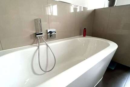 Haus Hemer - 9 Zimmer, 252 m&sup2;, 750.000&euro; | Angebot:25457803