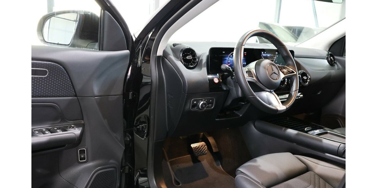 Mercedes-Benz GLA 180 ADVANCED SPORT / LEDER, LED, WIDESCREEN 7.000 km 33.444 &euro; Hamm 59077