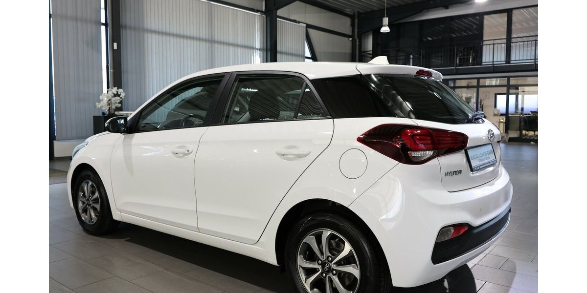 Hyundai i20 1.2 ACTIVE WHITE / 4-TÜR, TEMPOMAT, SHZ, PDC 87.000 km 10.444 &euro; Hamm 59077