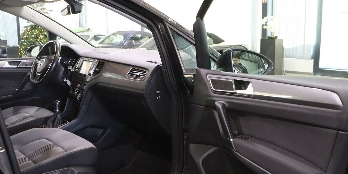 VW Golf Sportsvan 1.4 TSI ALLSTAR / XENON, NAVI-DM 119.000 km 12.444 &euro; Hamm 59077