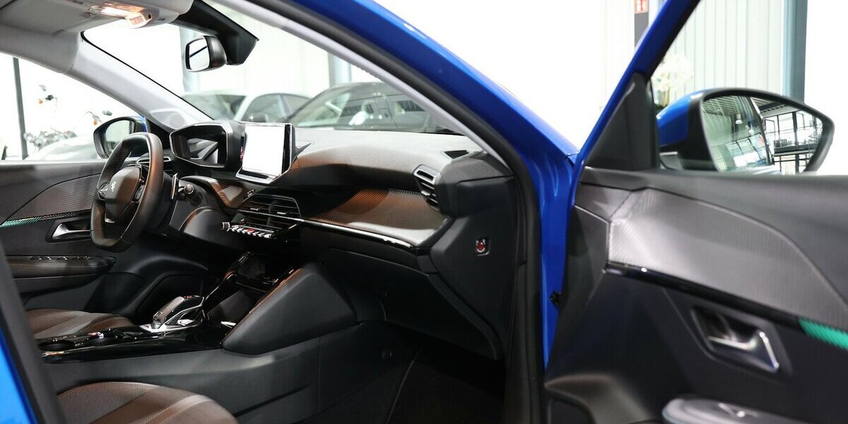 Peugeot 208 PURE-ECH 100 ALLURE PACK / LED, LEDER, ACC 40.000 km 16.444 &euro; Hamm 59077