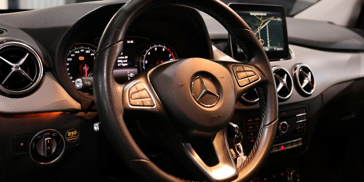 Mercedes-Benz B 200 URBAN SPORT WHITE / MATRIX-LED / LEDER 120.000 km 15.111 &euro; Hamm 59077