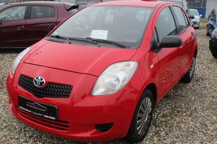 Toyota Yaris 174.856 km 2.499 &euro; Selm 59379