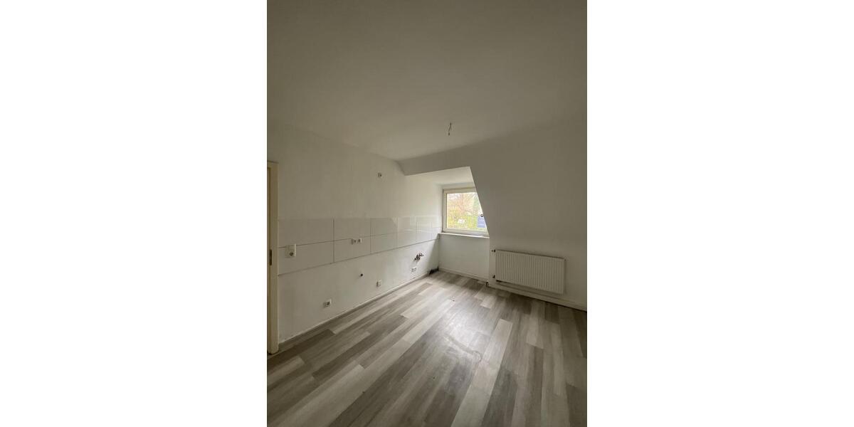 Dachgeschoßwohnung Iserlohn Letmathe - 4 Zimmer, 85 m&sup2;, 719&euro; | Angebot:26008883