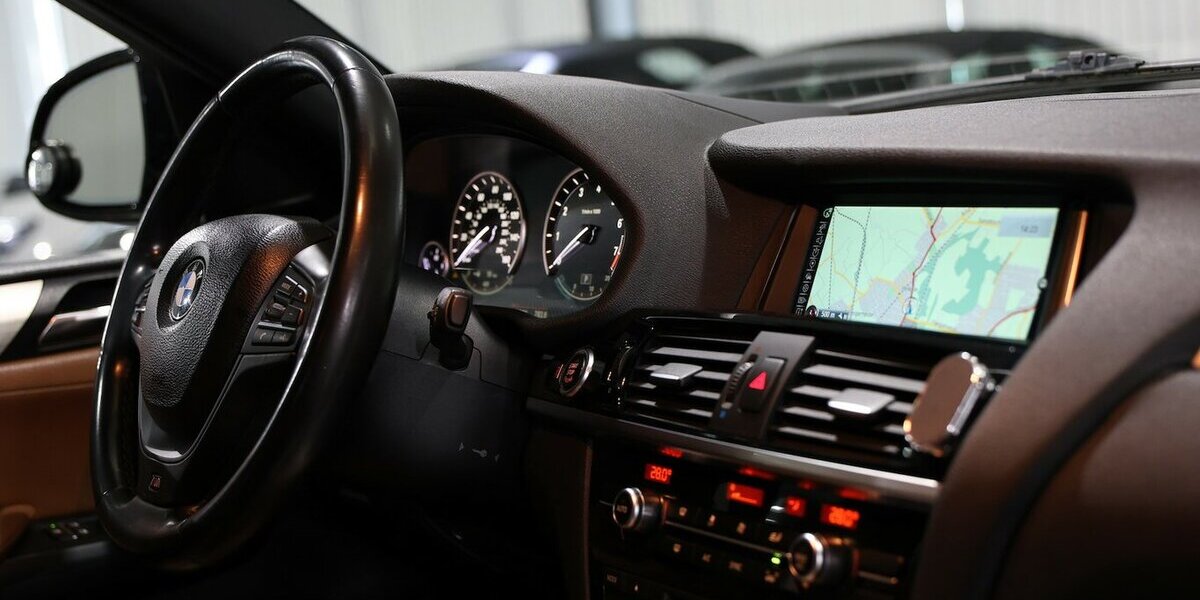 BMW X4 xDrive 28i M-SPORT / BLACK & BROWN / XENON 173.000 km 16.994 &euro; Hamm 59077