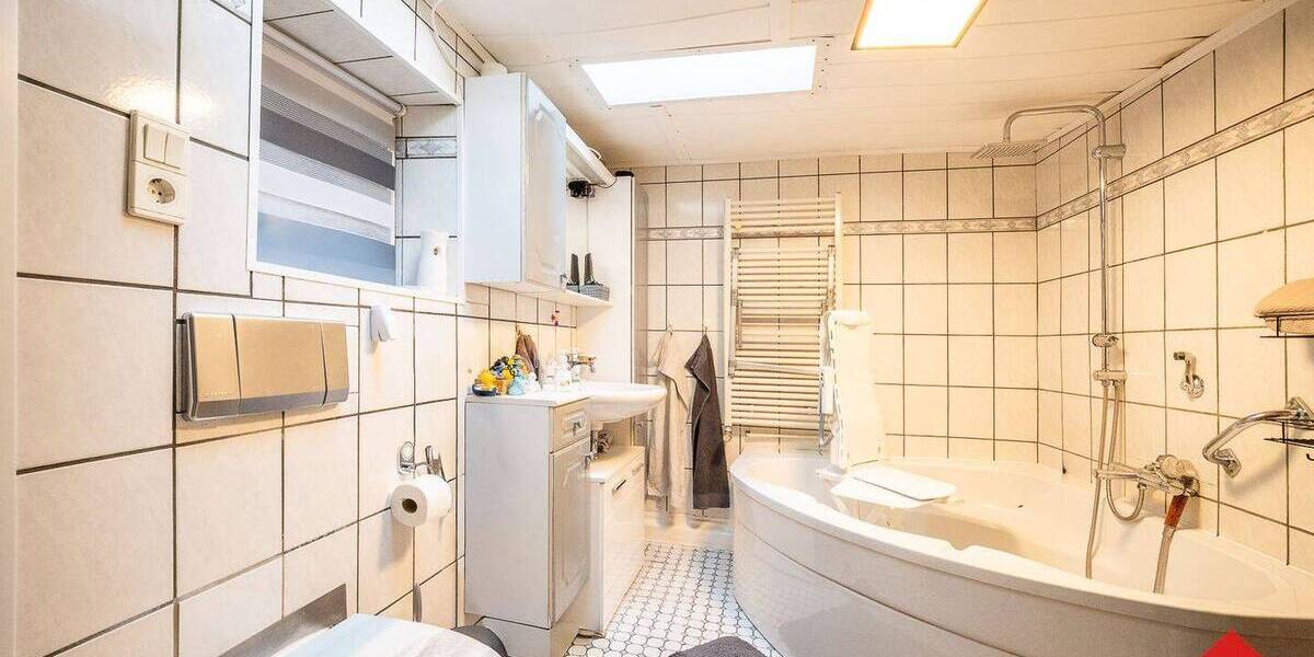 Einfamilienhaus mit Anbau und zwei Kfz-Stellplätzen in ruhiger Sackgassenlage - Doppelhaushälfte Dortmund Brackel | Angebot:26096632