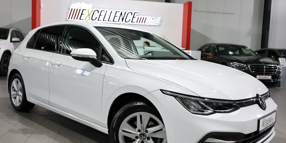 VW Golf VIII 2.0 TDI DSG LIFE IQ / NAVI+KAMERA, LED 53.000 km 21.111 &euro; Hamm 59077