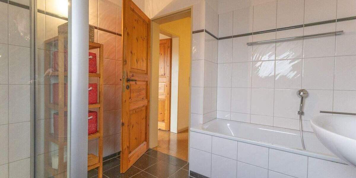 Reihenmittelhaus Menden Mitte - 4 Zimmer, 103 m&sup2;, 255.000&euro; | Angebot:25927269