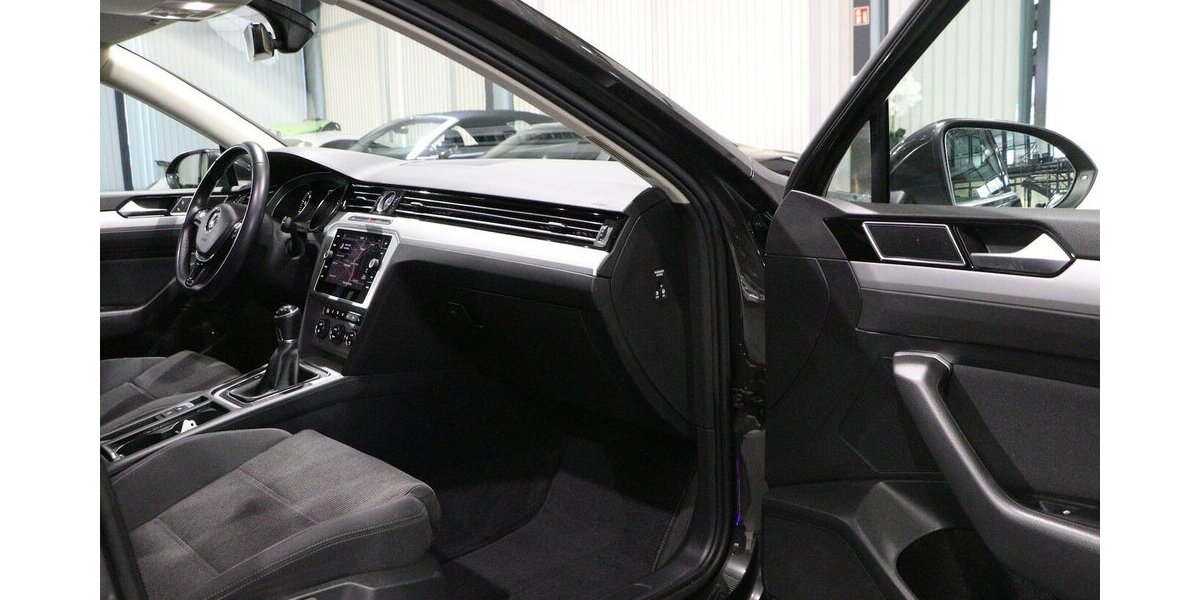 VW Passat 1.4 TSI Comfortline NAVI-DM+APPLE+ANDROID 159.000 km 12.444 &euro; Hamm 59077