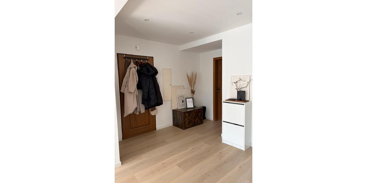 Dachgeschoßwohnung Dortmund Hombruch - 3.5 Zimmer, 150 m&sup2;, 1.800&euro; | Angebot:26665401