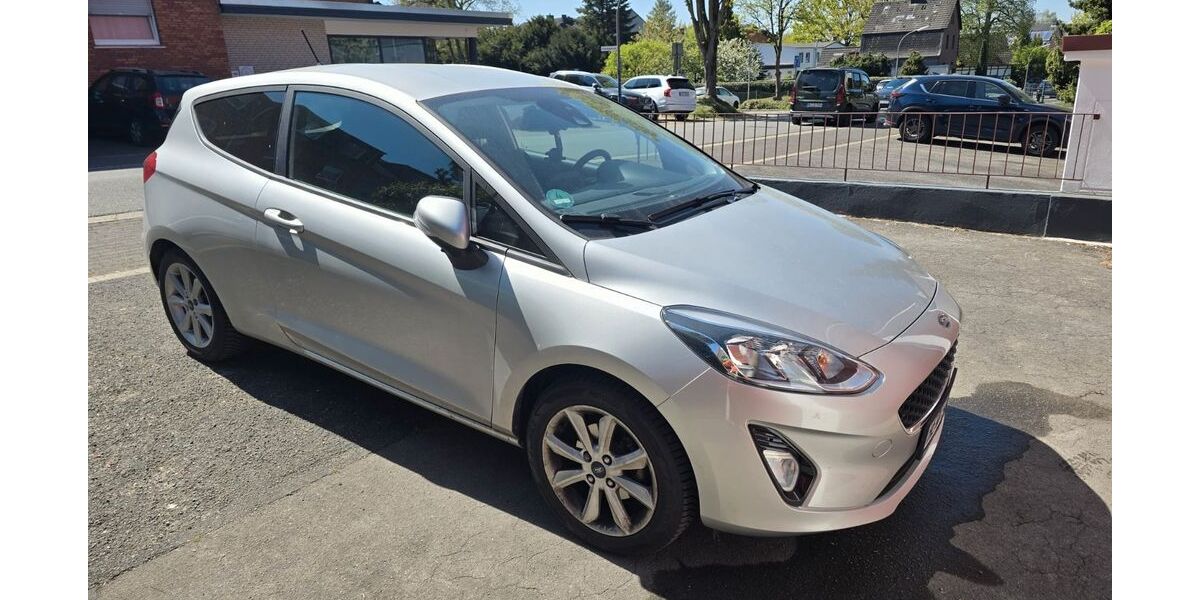 Ford Fiesta 63.200 km 9.000 &euro; OER-ERKENSCHWICK 45739