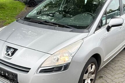 Peugeot 5008 127.000 km 2.890 &euro; Ahlen 59227