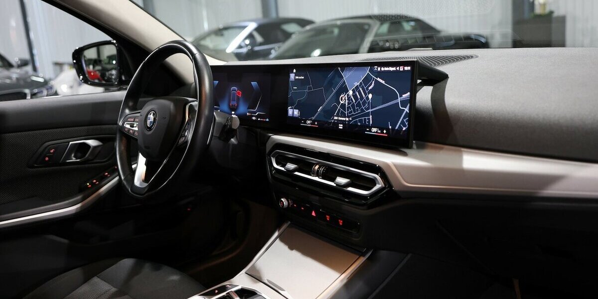 BMW 318d Touring SPORT FACE-LIFT CURVED+NAVI+KAMERA 69.000 km 25.993 &euro; Hamm 59077