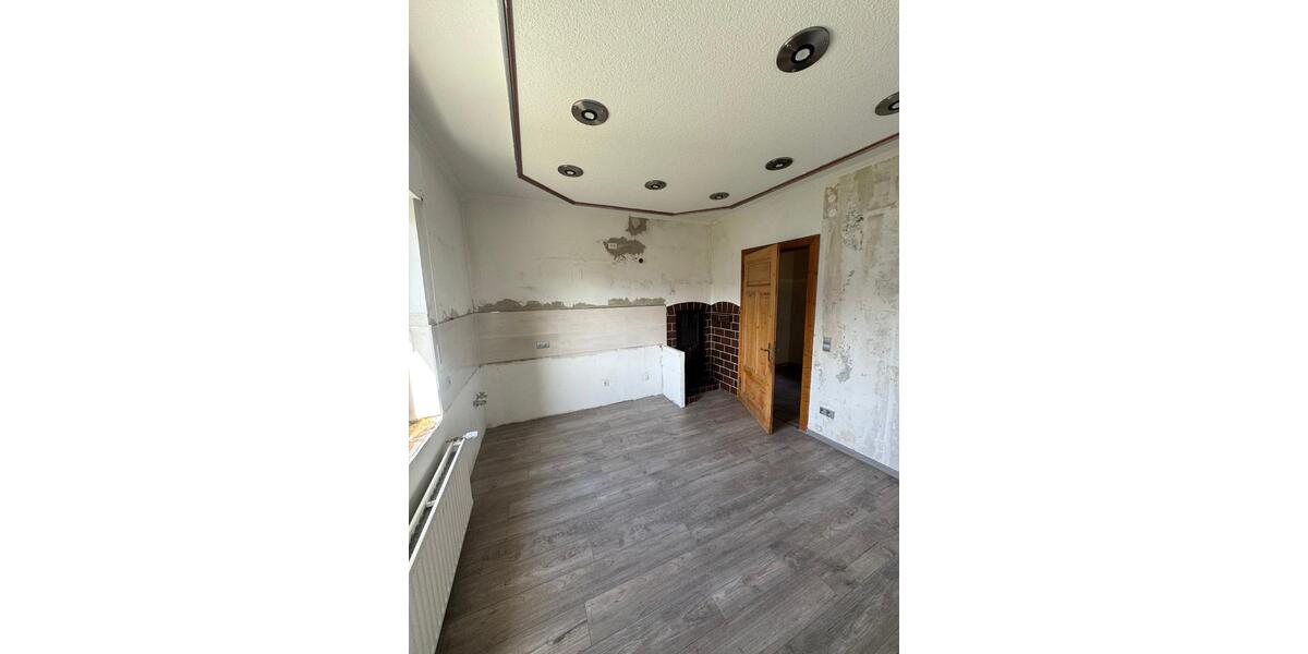 Etagenwohnung Menden (Sauerland) Berkenhofskamp - 6 Zimmer, 167 m&sup2;, 240.000&euro; | Angebot:26610251