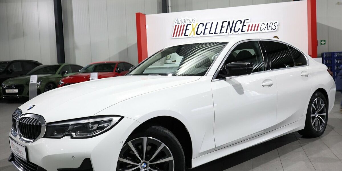 BMW 318d SPORT-LINE / LEDER, LIVE-COCKPIT-PRO, LED 107.000 km 27.777 &euro; Hamm 59077