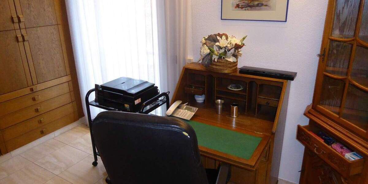 Etagenwohnung Dortmund Mitte - 3 Zimmer, 125 m&sup2;, 1.500&euro; | Angebot:25698605