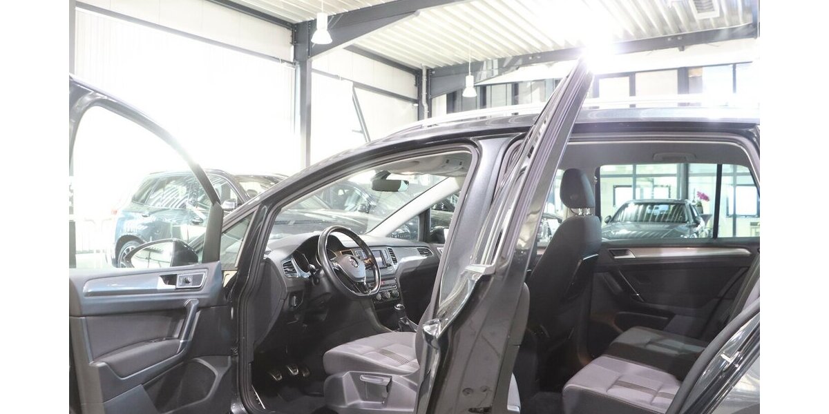 VW Golf Sportsvan 1.4 TSI ALLSTAR / XENON, NAVI-DM 119.000 km 12.444 &euro; Hamm 59077