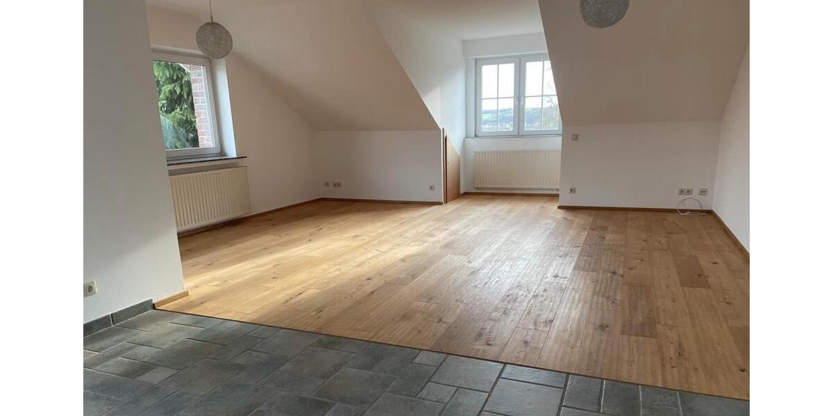 Dachgeschoßwohnung Wickede (Ruhr) - 2 Zimmer, 83 m&sup2;, 830&euro; | Angebot:25990080