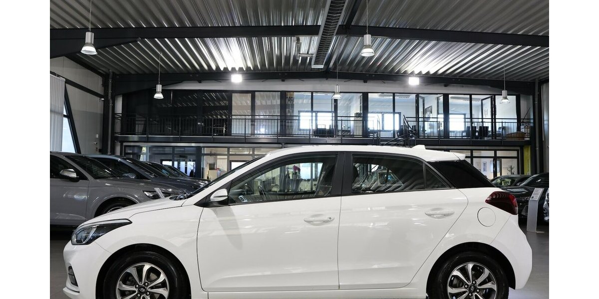 Hyundai i20 1.2 ACTIVE WHITE / 4-TÜR, TEMPOMAT, SHZ, PDC 87.000 km 10.444 &euro; Hamm 59077