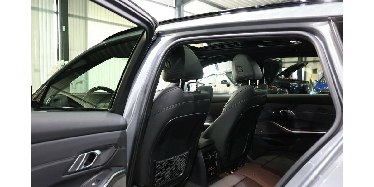 BMW 318d Touring SPORT / PANORAMA,LEDER,CURVED+HUD 53.000 km 29.993 &euro; Hamm 59077