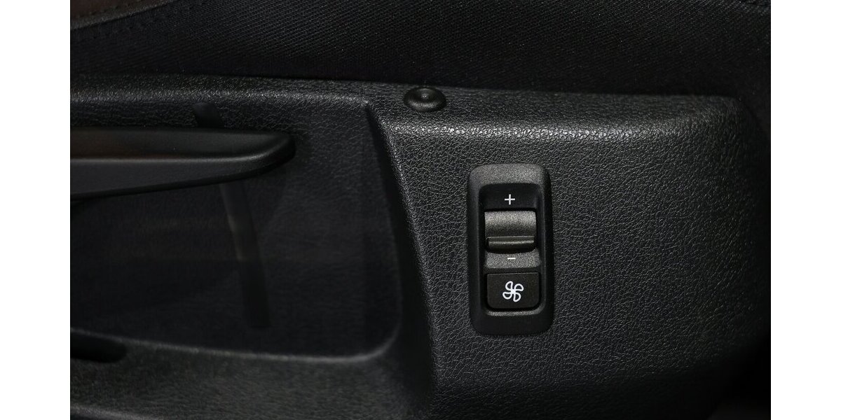 VW CC 1.4 TSI DSG SPORTLINE WHITE / XENON / NAVI+ 92.000 km 15.444 &euro; Hamm 59077