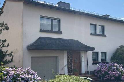 Haus Arnsberg Müschede - 8 Zimmer, 188 m&sup2;, 387.000&euro; | Angebot:25673328