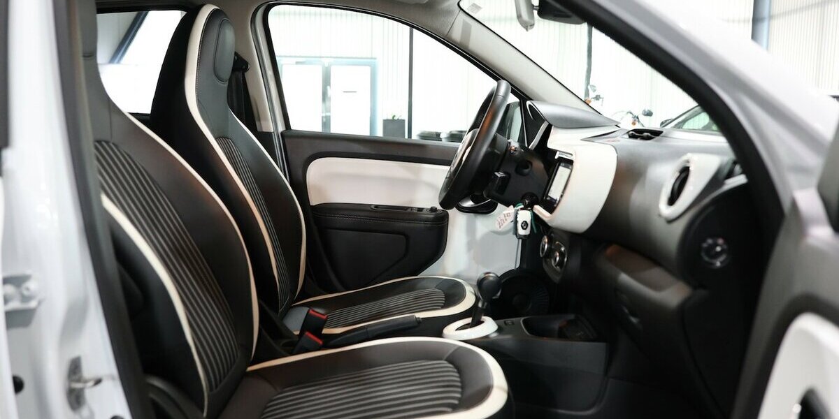 Renault Twingo TECHNO ELECTRIC SPURHALTE, LEDER, KAMERA 10.000 km 13.991 &euro; Hamm 59077