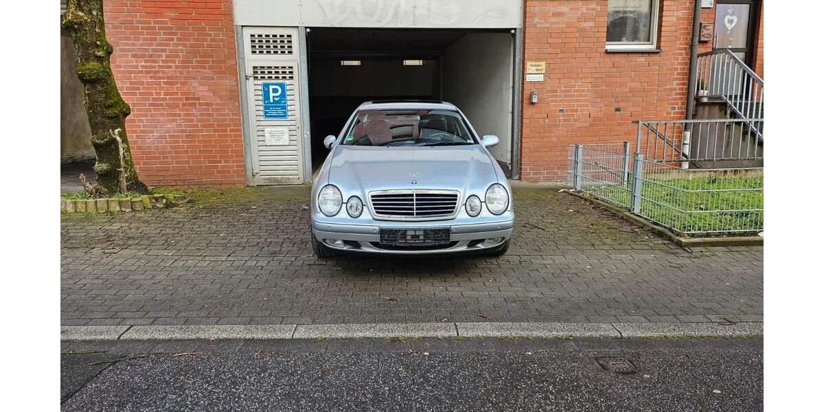 Mercedes-Benz CLK 200 112.470 km 3.900 &euro; Dortmund 44149