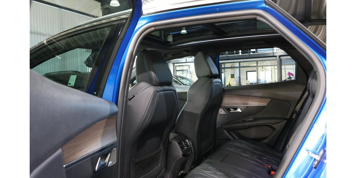Peugeot 3008 Hybrid 225 GT-LINE SPORT / PANORAMA / LED 60.000 km 20.991 &euro; Hamm 59077