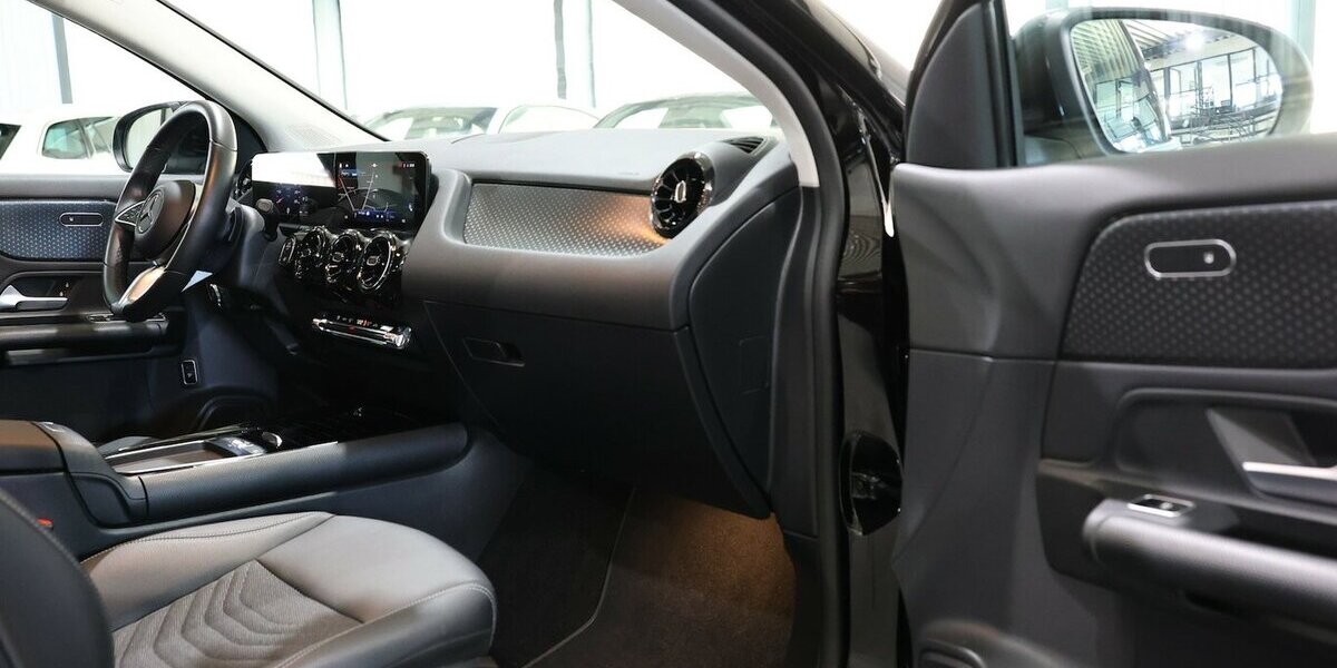 Mercedes-Benz GLA 180 ADVANCED SPORT / LEDER, LED, WIDESCREEN 7.000 km 33.444 &euro; Hamm 59077