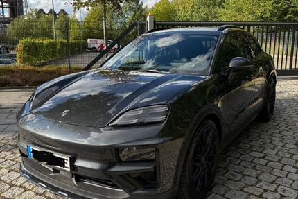 Porsche Macan 8.039 km 106.999 &euro; Dortmund 44269