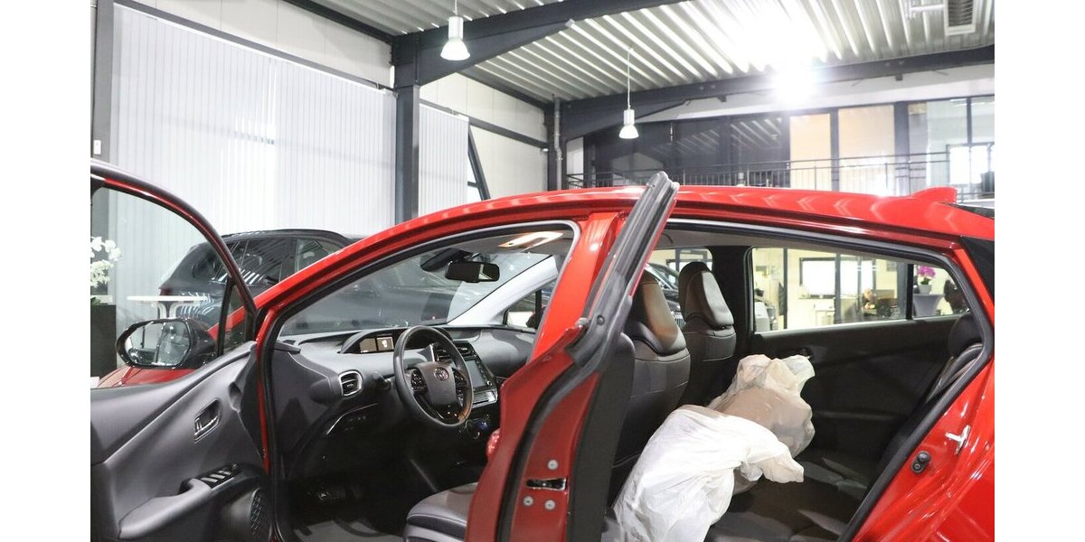Toyota Prius Plug-in Hybrid EXECUTIVE / LED, VC+HEAD-UP 34.000 km 25.777 &euro; Hamm 59077
