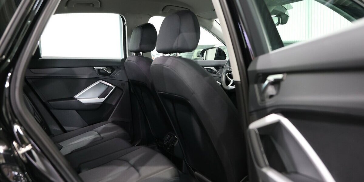 Audi Q3 35 TFSI / LED, VIRTUAL-COCKPIT, APPLE+ANDROID 15.000 km 29.993 &euro; Hamm 59077
