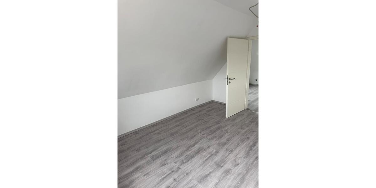 Dachgeschoßwohnung Menden (Sauerland) Bösperde - 3 Zimmer, 90 m&sup2;, 1.220&euro; | Angebot:26612608